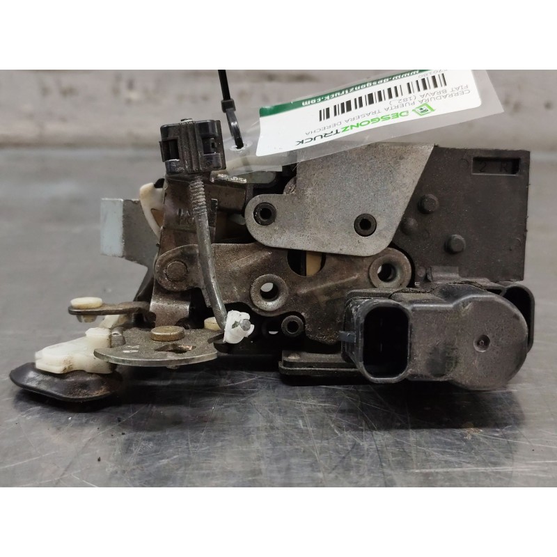 Recambio de cerradura puerta trasera derecha para fiat brava (182_) 1.4 12 v (182.ba) referencia OEM IAM   