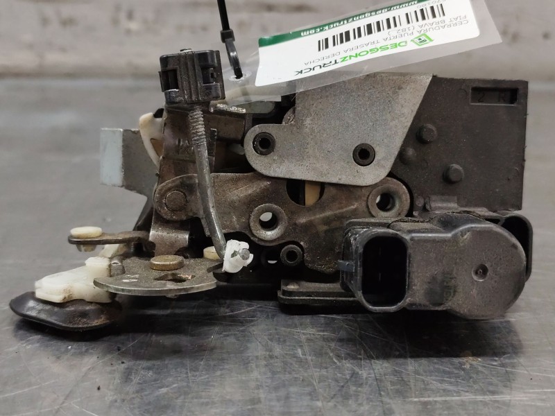 Recambio de cerradura puerta trasera derecha para fiat brava (182_) 1.4 12 v (182.ba) referencia OEM IAM   
