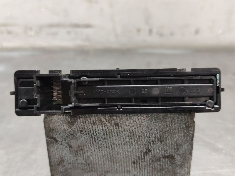 Recambio de warning para opel astra j lim. excellence referencia OEM IAM 13285122  