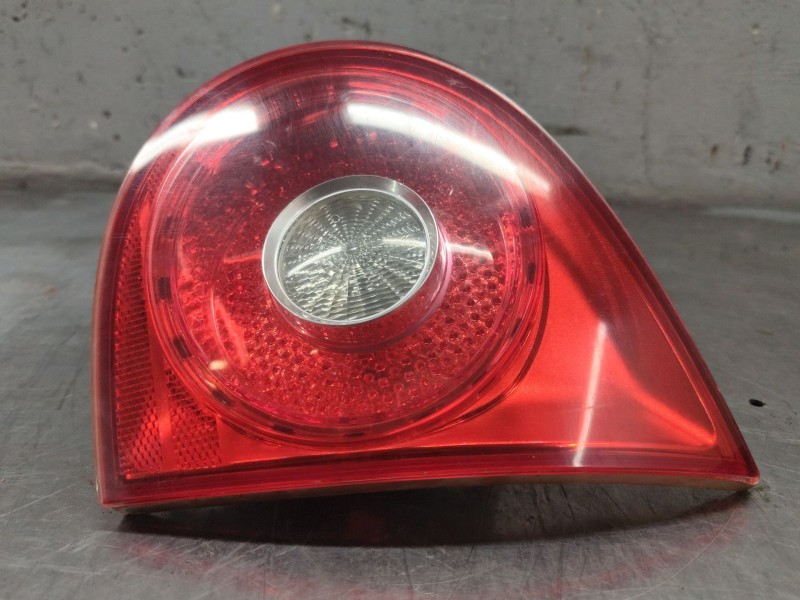 Recambio de piloto trasero derecho interior para volkswagen golf v berlina (1k1) conceptline (e) referencia OEM IAM 1K6945094G  