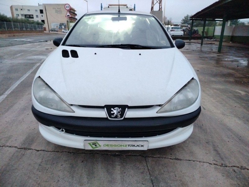 peugeot 206 berlina del año 2001