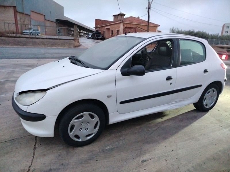 peugeot 206 berlina del año 2001