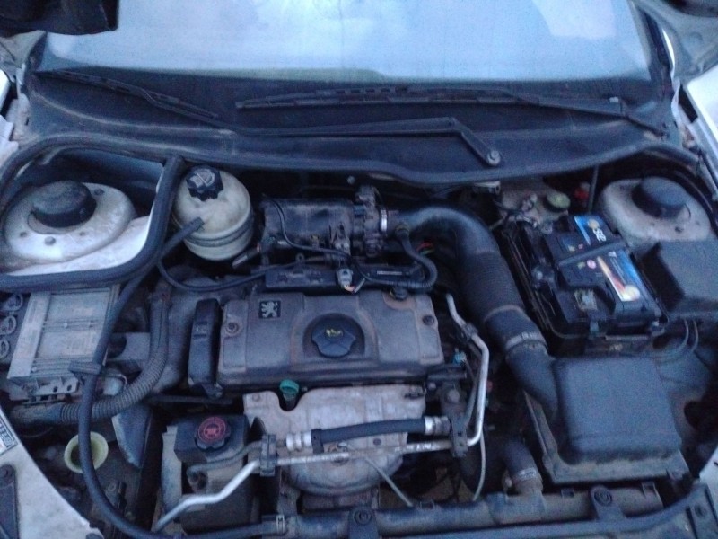 peugeot 206 berlina del año 2001