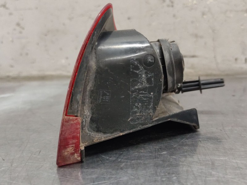 Recambio de piloto trasero derecho para ford focus c-max (cap) ambiente (d) referencia OEM IAM   