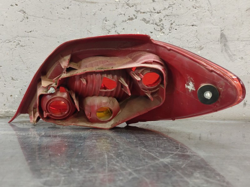 Recambio de piloto trasero izquierdo para peugeot 307 (s1) xr clim plus referencia OEM IAM   