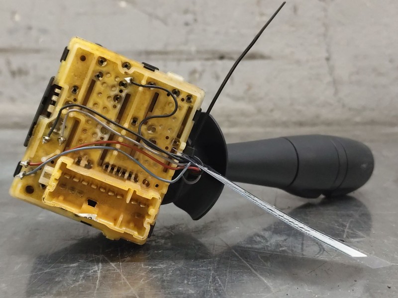 Recambio de mando limpia para renault clio iv (bh_) 0.9 tce 90 referencia OEM IAM 10670323  