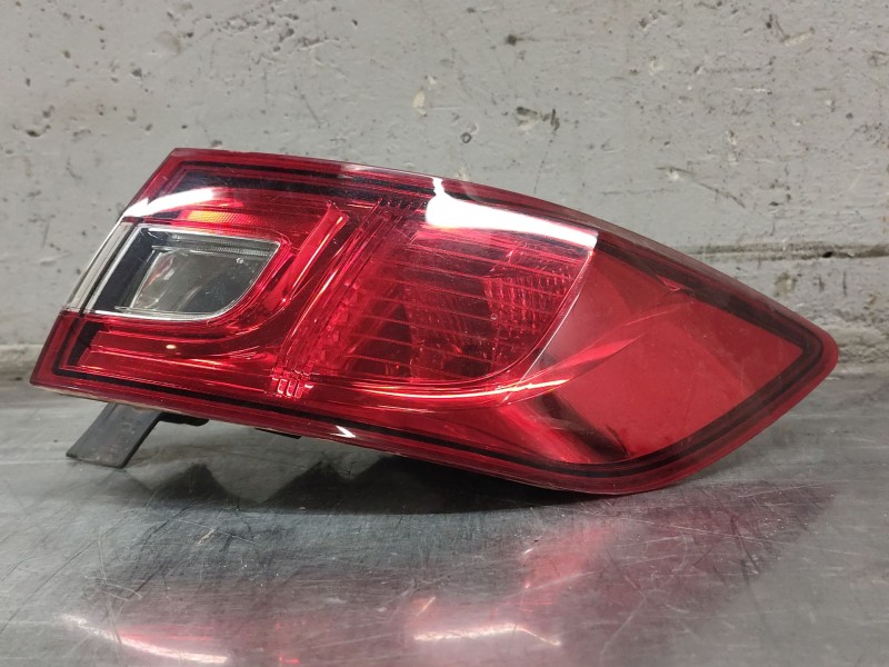 Recambio de piloto trasero derecho para renault clio iv (bh_) 0.9 tce 90 referencia OEM IAM   