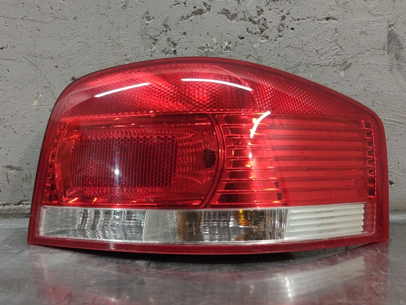 Recambio de piloto trasero derecho para audi a3 (8p) 1.9 tdi ambiente referencia OEM IAM   