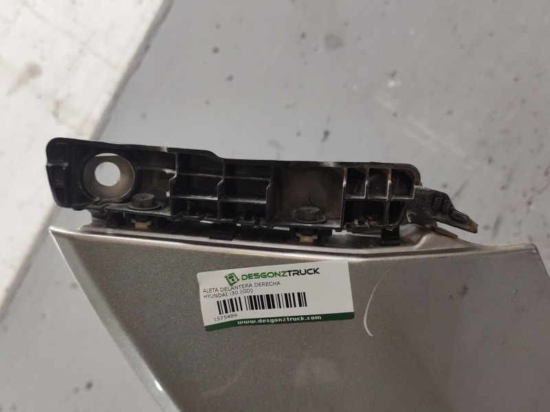 Recambio de aleta delantera derecha para hyundai i30 (gd) 1.6 crdi referencia OEM IAM   