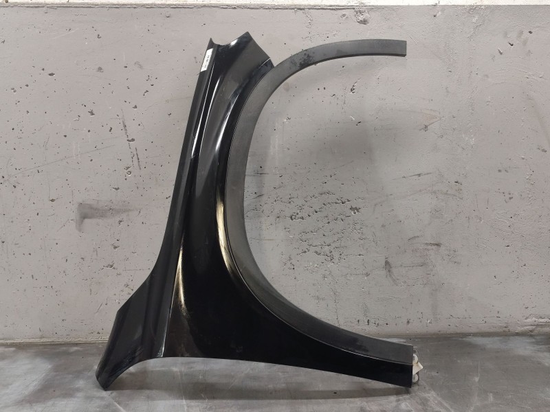 Recambio de aleta delantera derecha para mercedes-benz clase gla (x156) gla 200 (156.943) referencia OEM IAM   