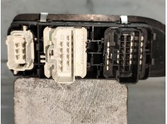 Recambio de mando elevalunas delantero izquierdo para renault megane ii berlina 3p 1.5 dci diesel cat referencia OEM IAM    2