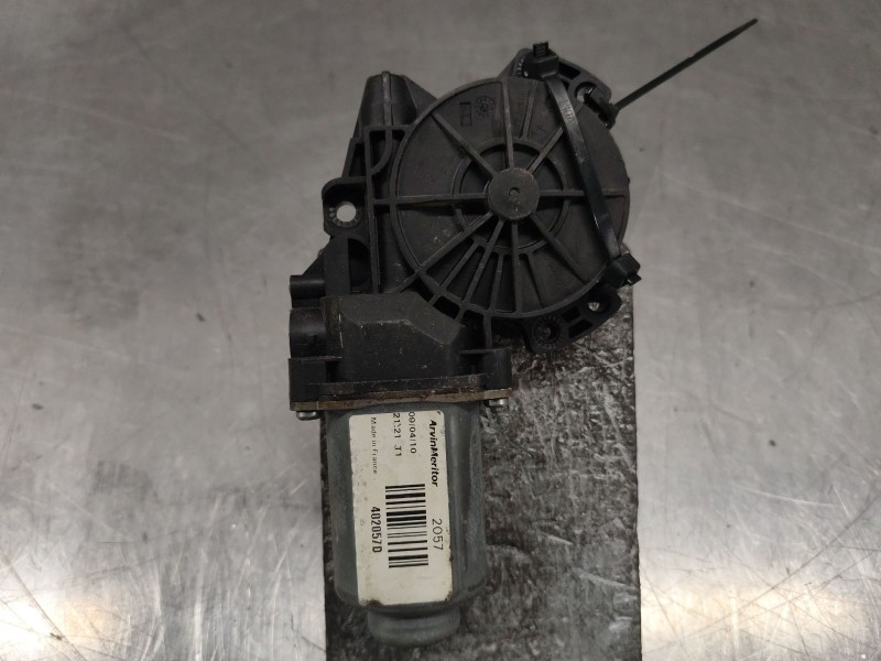 Recambio de motor elevalunas delantero izquierdo para kia cee´d 1.4 cat referencia OEM IAM   