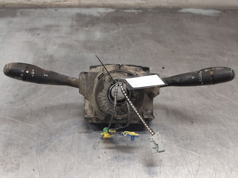 Recambio de mando multifuncion para citroën berlingo 1.9 d x plus familiar referencia OEM IAM 251494  