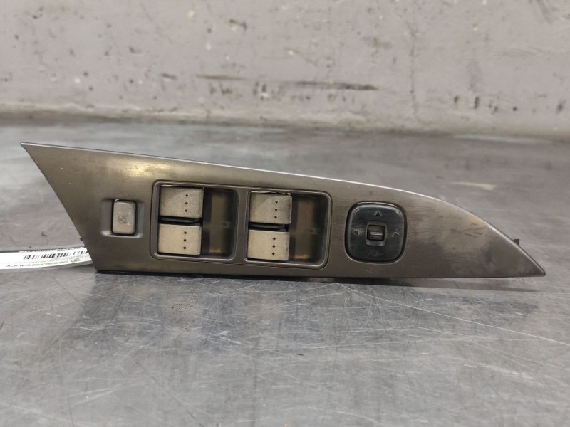 Recambio de mando elevalunas delantero izquierdo para mazda 3 berlina (bk) 1.6 crdt active referencia OEM IAM   