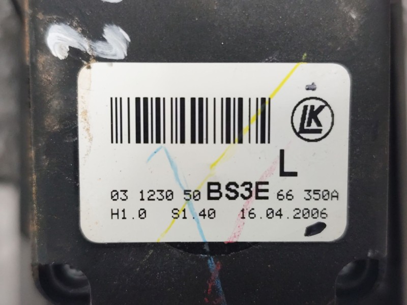 Recambio de mando elevalunas delantero izquierdo para mazda 3 berlina (bk) 1.6 crdt active referencia OEM IAM   