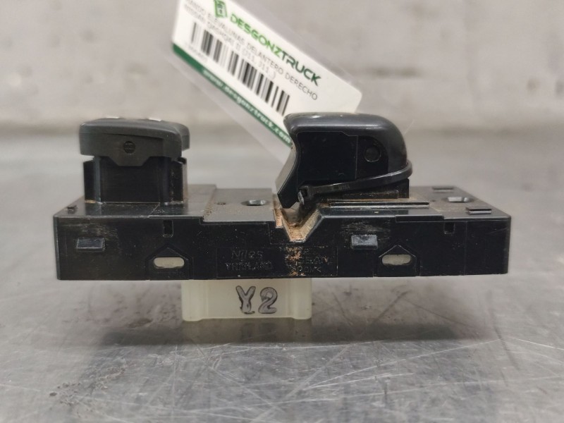 Recambio de mando elevalunas delantero derecho para nissan qashqai ii (j11, j11_) 1.5 dci referencia OEM IAM   