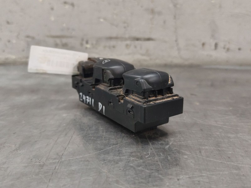 Recambio de mando elevalunas delantero izquierdo para nissan qashqai ii (j11, j11_) 1.5 dci referencia OEM IAM 168125N  