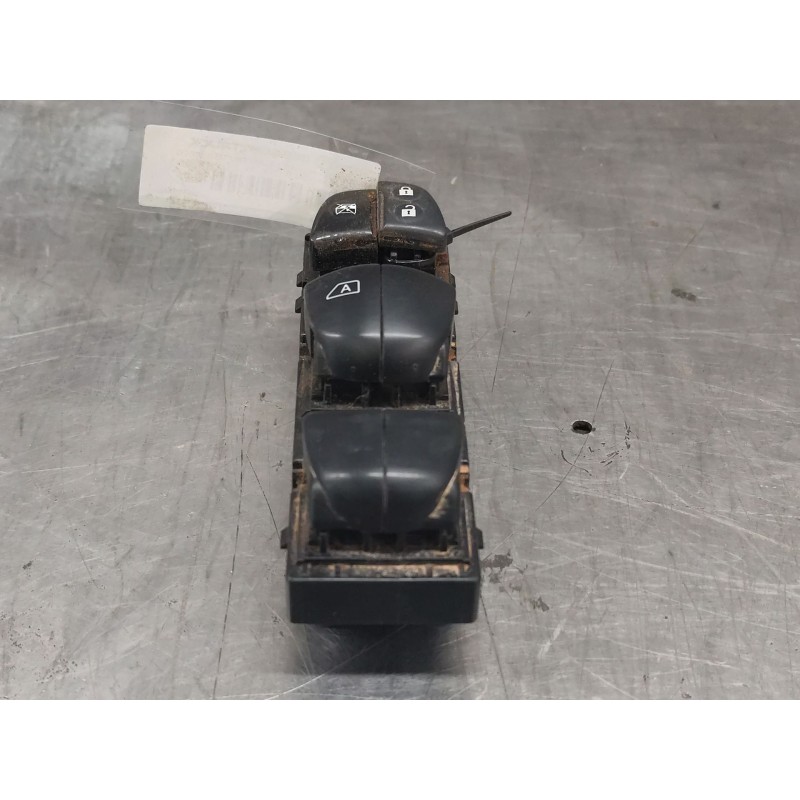 Recambio de mando elevalunas delantero izquierdo para nissan qashqai ii (j11, j11_) 1.5 dci referencia OEM IAM 168125N  