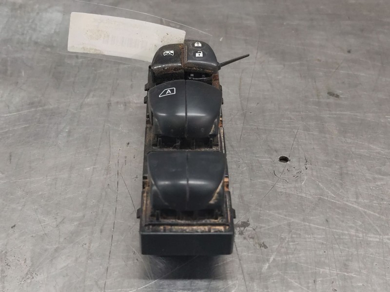 Recambio de mando elevalunas delantero izquierdo para nissan qashqai ii (j11, j11_) 1.5 dci referencia OEM IAM 168125N  