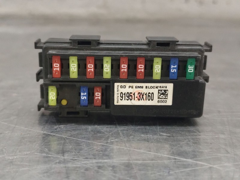 Recambio de caja reles / fusibles para hyundai i30 (gd) 1.6 crdi referencia OEM IAM 919513X160  