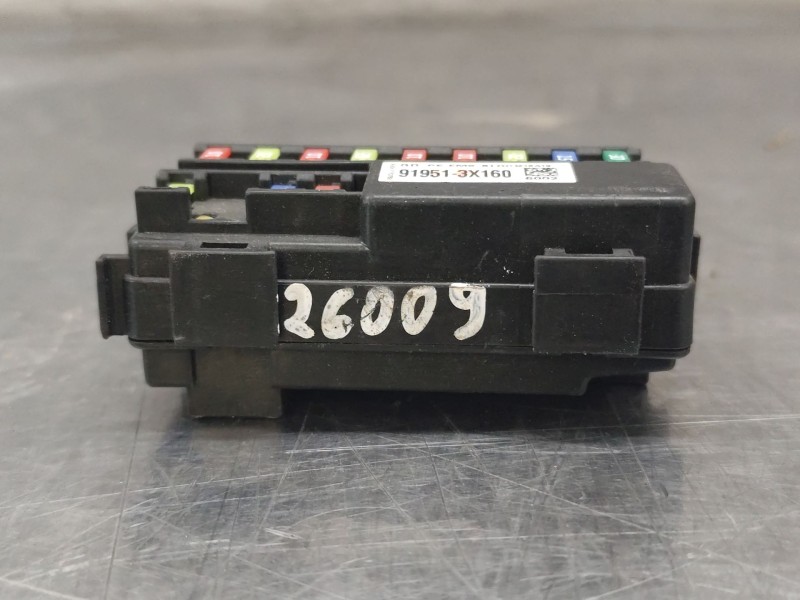 Recambio de caja reles / fusibles para hyundai i30 (gd) 1.6 crdi referencia OEM IAM 919513X160  