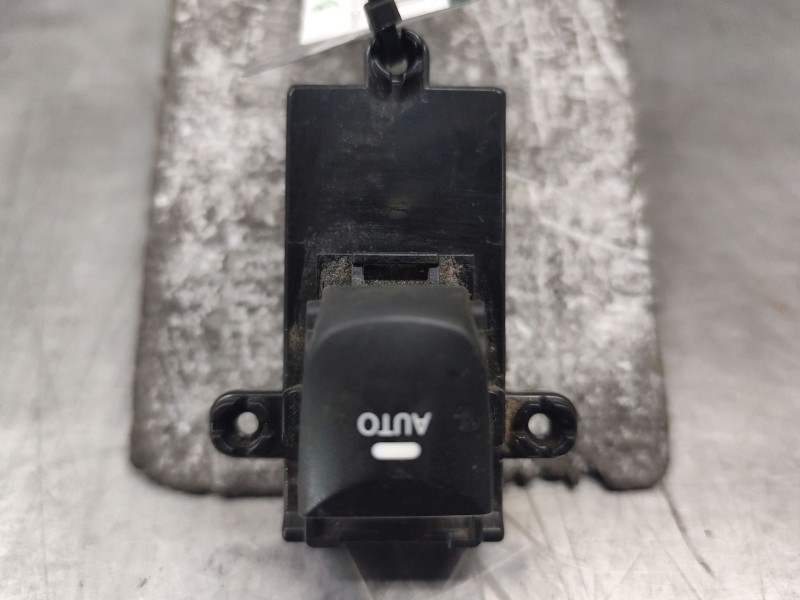 Recambio de mando elevalunas delantero derecho para hyundai i30 (gd) 1.6 crdi referencia OEM IAM 39Y5101320  