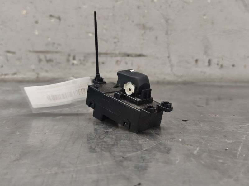 Recambio de mando elevalunas trasero izquierdo para hyundai i30 (gd) 1.6 crdi referencia OEM IAM   