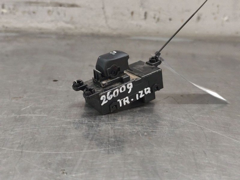 Recambio de mando elevalunas trasero izquierdo para hyundai i30 (gd) 1.6 crdi referencia OEM IAM   