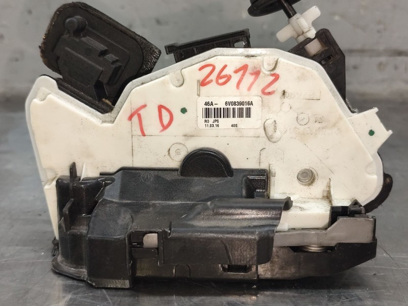 Recambio de cerradura puerta trasera derecha para skoda fabia iii (nj3) 1.4 tdi referencia OEM IAM 6V0839016A  