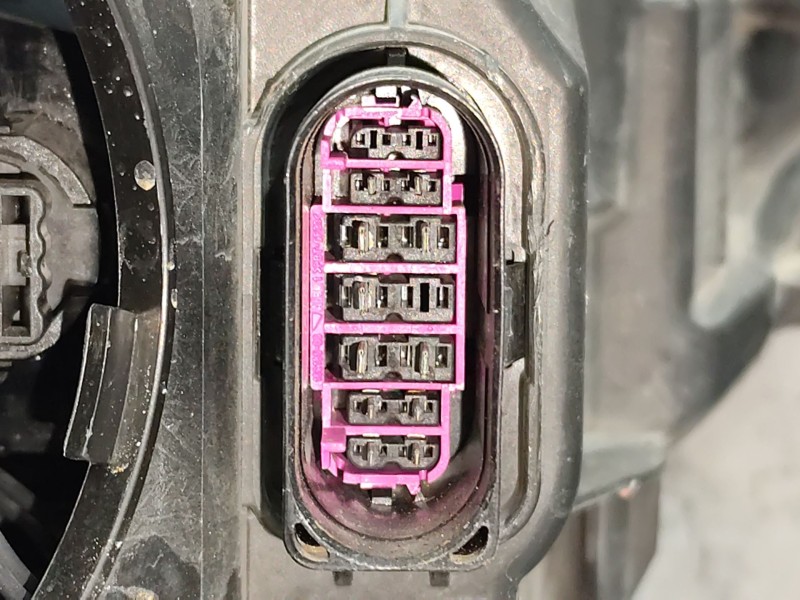 Recambio de faro izquierdo para audi a3 sportback (8va, 8vf) 2.0 tdi referencia OEM IAM   