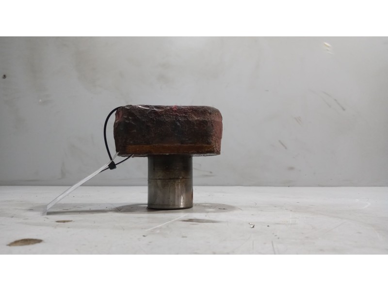 Recambio de buje para iveco eurotrakker (mp) 7.8 diesel referencia OEM IAM 4459027 2476811 BULON MANGUETA