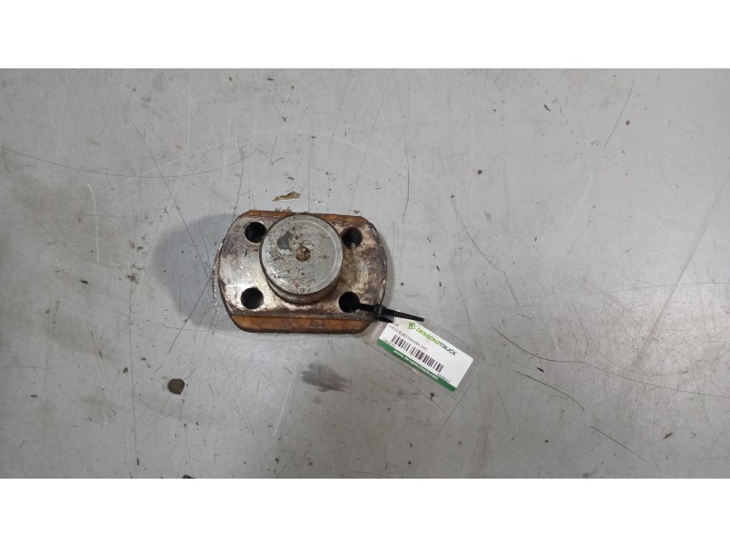 Recambio de buje para iveco eurotrakker (mp) 7.8 diesel referencia OEM IAM 4459027 2476811 BULON MANGUETA