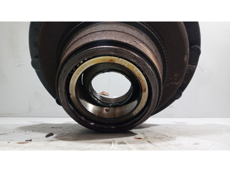 Recambio de buje delantero para iveco eurotrakker (mp) 7.8 diesel referencia OEM IAM 42115016 42129305 