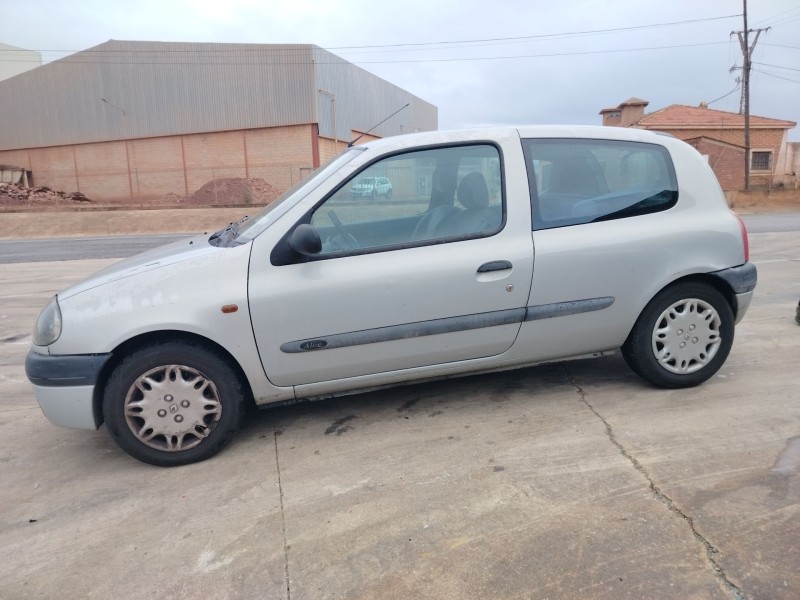 renault clio ii fase i (b/cbo) del año 2000