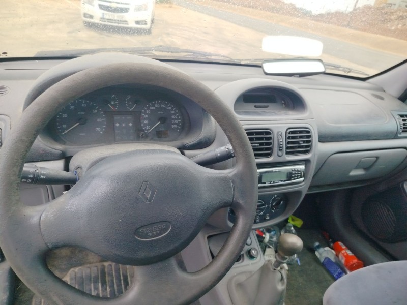 renault clio ii fase i (b/cbo) del año 2000