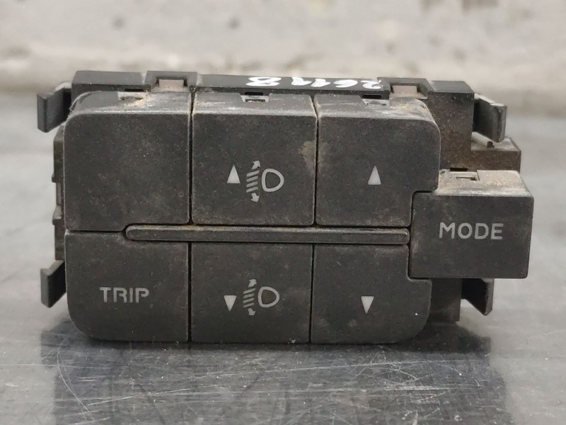 Recambio de botonera para iveco daily config. paquetería cabina simple 35s... batalla 3750 referencia OEM IAM   