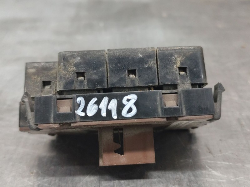 Recambio de botonera para iveco daily config. paquetería cabina simple 35s... batalla 3750 referencia OEM IAM   