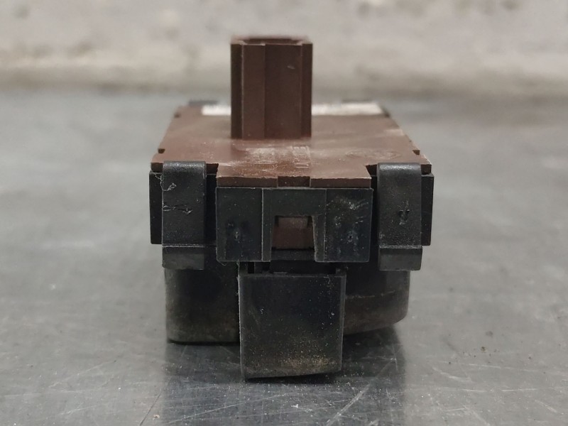 Recambio de botonera para iveco daily config. paquetería cabina simple 35s... batalla 3750 referencia OEM IAM   