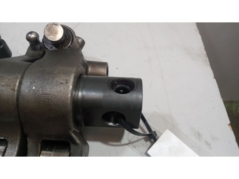 Recambio de eje balancines para renault serie t 10.8 diesel referencia OEM IAM 7421881494 7421539409 7421808975