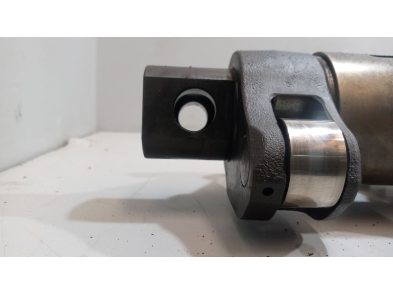 Recambio de eje balancines para renault serie t 10.8 diesel referencia OEM IAM 7421881494 7421539409 7421808975