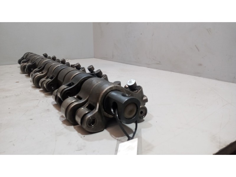 Recambio de eje balancines para renault serie t 10.8 diesel referencia OEM IAM 7421881494 7421539409 7421808975