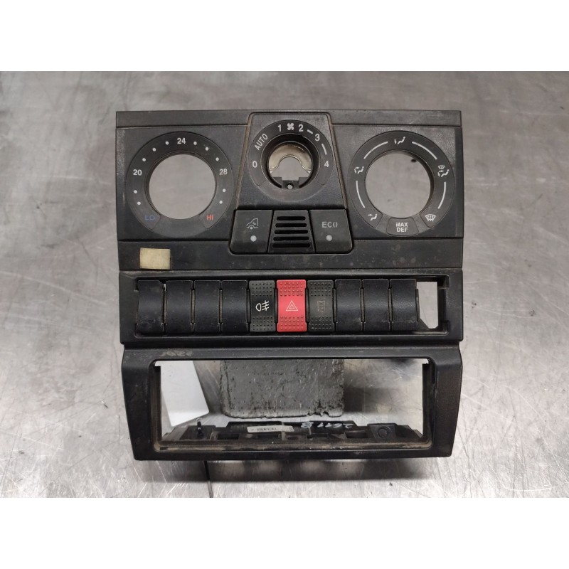 Recambio de consola central para iveco daily config. paquetería cabina simple 35s... batalla 3750 referencia OEM IAM   