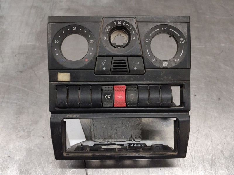 Recambio de consola central para iveco daily config. paquetería cabina simple 35s... batalla 3750 referencia OEM IAM   