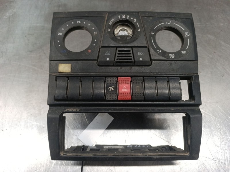 Recambio de consola central para iveco daily config. paquetería cabina simple 35s... batalla 3750 referencia OEM IAM   