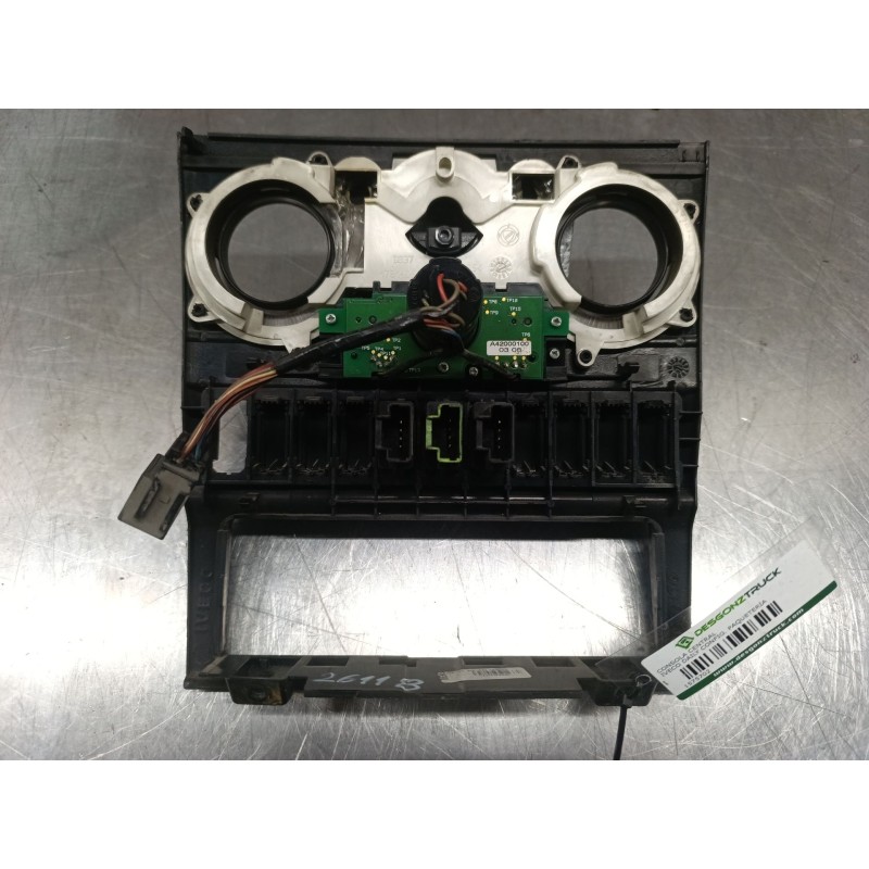 Recambio de consola central para iveco daily config. paquetería cabina simple 35s... batalla 3750 referencia OEM IAM   