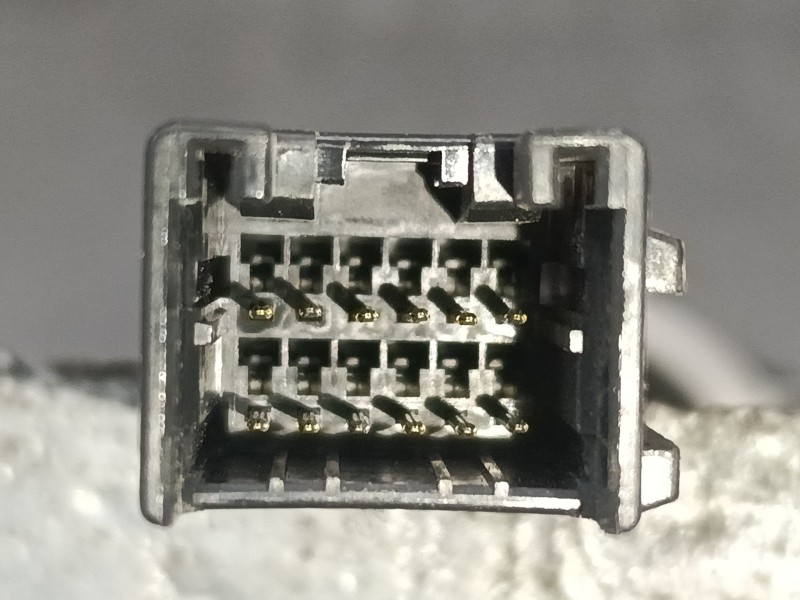 Recambio de consola central para iveco daily config. paquetería cabina simple 35s... batalla 3750 referencia OEM IAM   