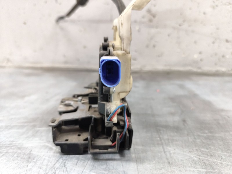 Recambio de cerradura puerta trasera derecha para seat ibiza iii (6l1) 1.9 tdi referencia OEM IAM 3B4839016AN  