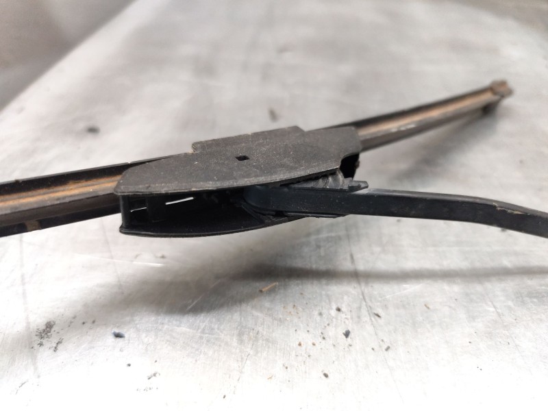 Recambio de brazo limpia delantero izquierdo para nissan qashqai ii (j11, j11_) 1.5 dci referencia OEM IAM   