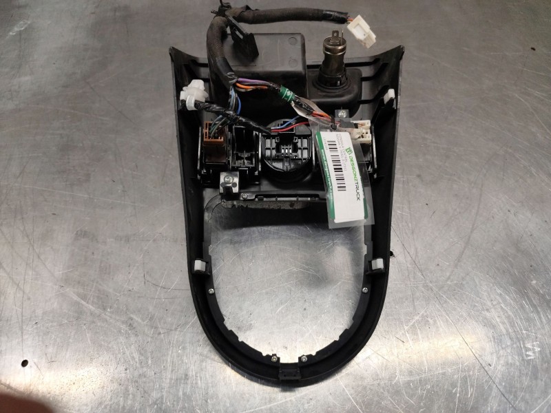 Recambio de consola central para nissan x-trail ii (t31) 2.0 dci 4x4 referencia OEM IAM   