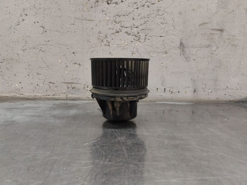 Recambio de ventilador calefaccion para ford focus c-max (cap) ambiente (d) referencia OEM IAM 18456  
